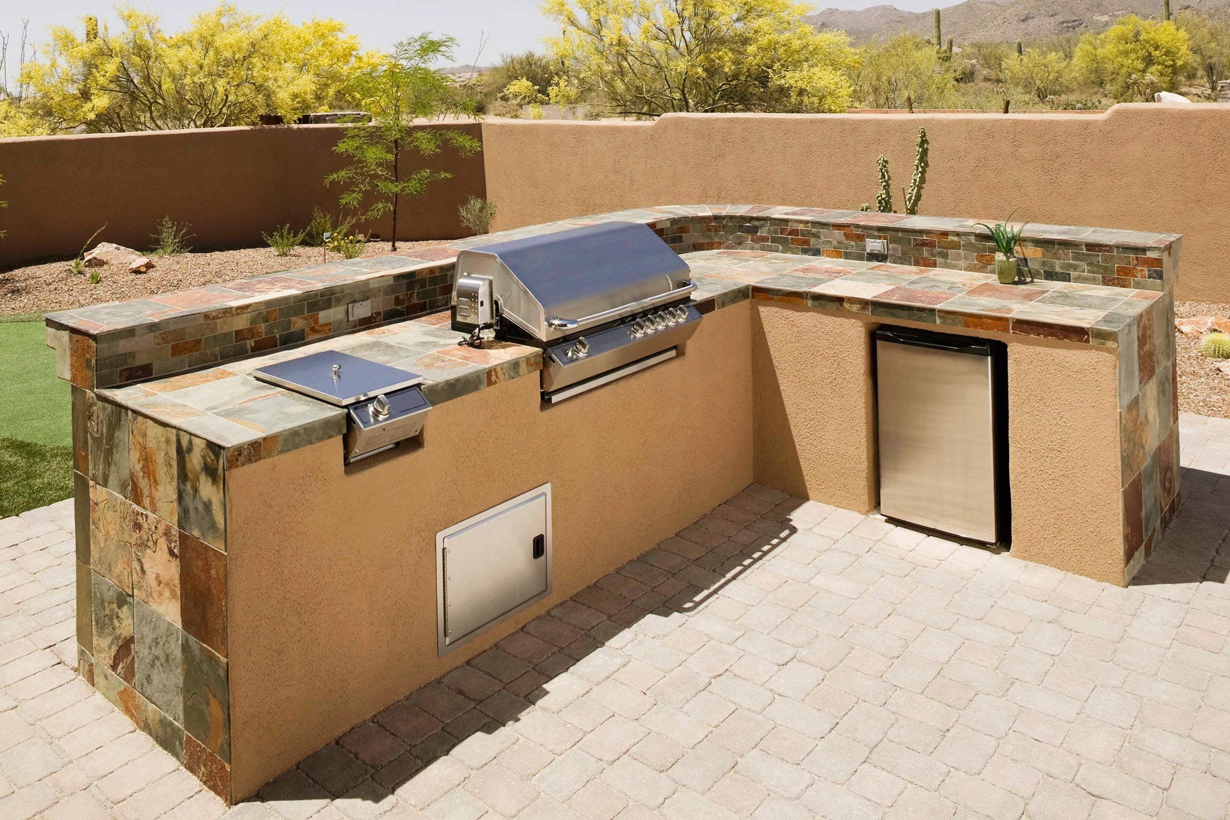 Best Countertop Materials for Your Outdoor Kitchen
